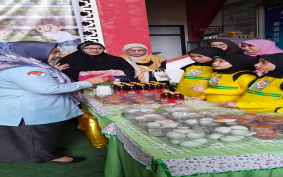 Gelar karya projek penguatan profil pelajar pancasila di MIN 1 Kota Makassar : Ajarkan cara berwirausaha ala Nabi Muhammad SAW.